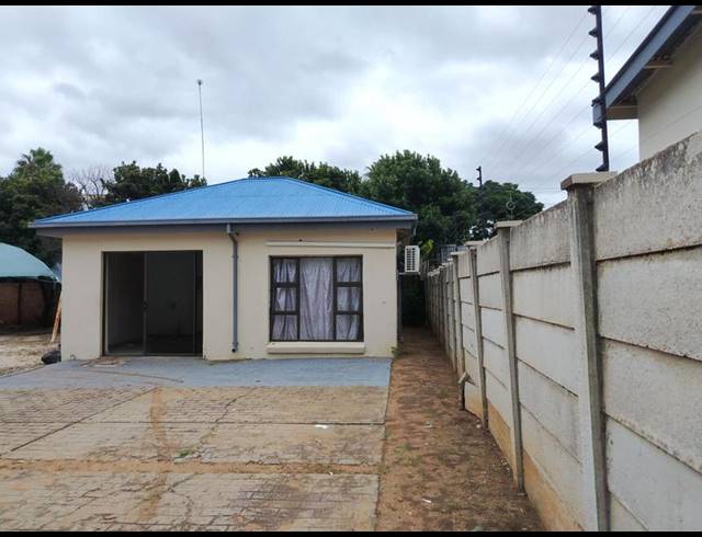 OFFICE PROPERTY TO RENT IN CAPRICORN